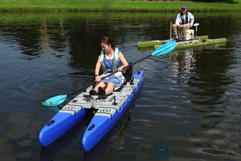 The new Biyak Boats kayaks feature two floating devices with which the kayak is easy to move around with. The new thing is that these floating pieces can be put 50 centimeters further apart, with which a very stable casting and fishing platform appears. Website: www.biyakboats.com.
