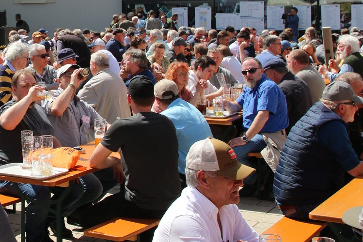 Nobody has to stay hungry, because there are also two beer gardens to linger in, one in the inner courtyard and one by the casting pools.
