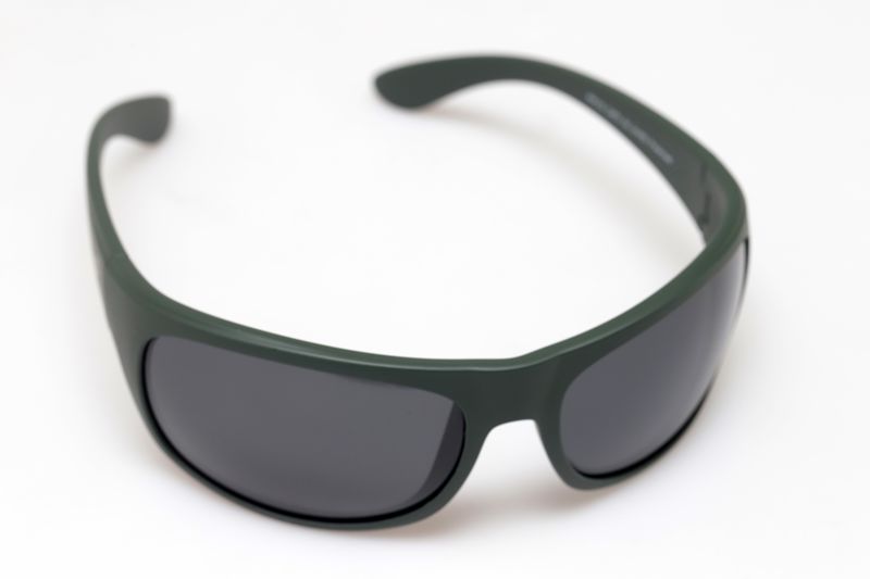 The lightweight Parry’s Premium Products® top sunglasses feature extra-wide wrap-around lenses, providing optimal protection against light, wind, and dust particles.
