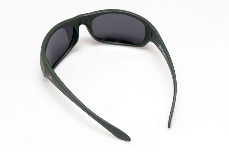 The grey, polarised lenses ensure optimal light reflection and a calm, even view.